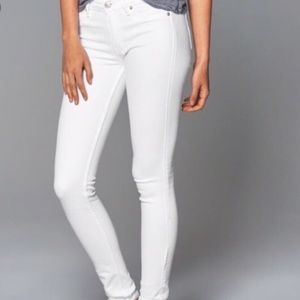 NWT Abercrombie and Fitch skinny jean